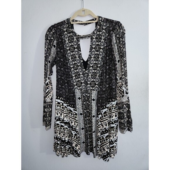 Free People Deep V Keyhole Swingy Tegan Boarder Dress Sz 2 Split Cuffs - Picture 3 of 5